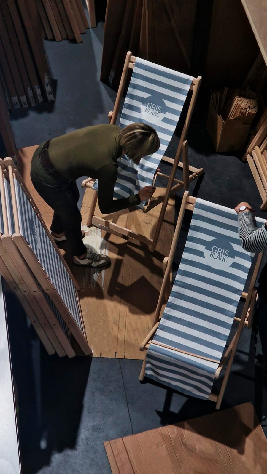 Nous accompagnons les entreprises, associations et collectivités dans la concrétisation de leurs projets de communication textile